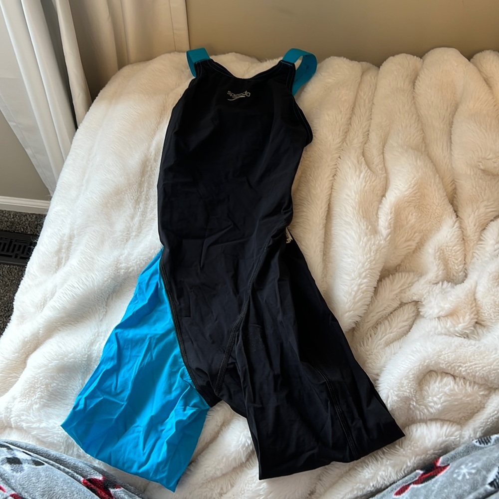 Speedo kneeskin